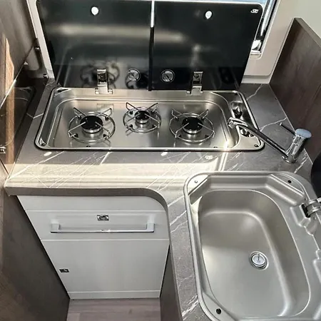 Kamper Premium 4 Osoby Z Oddzielna Sypialnia Tessoro 468 אכסניה Laziska (Boleslawiec)