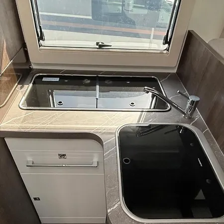 אכסניה Kamper Premium 4 Osoby Z Oddzielna Sypialnia Tessoro 468 Laziska (Boleslawiec)